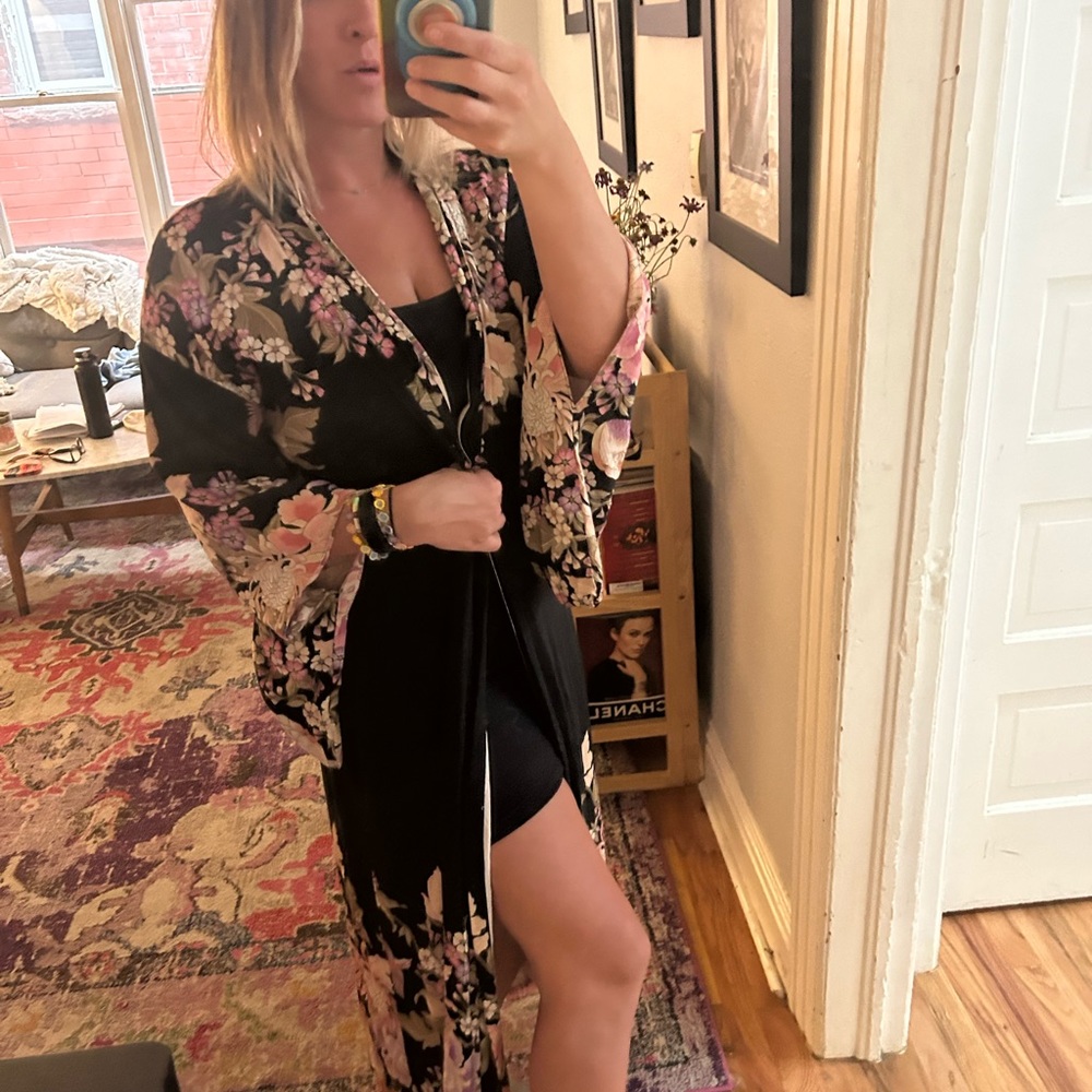 Blue Skies Spell & The Gypsy Reversible Kimono Robe Black/Cream OS Vintage